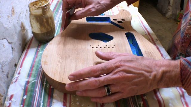 MIM Fender Telecaster Rebuild Stage 2 - Oil-Based Grain Filler смотреть онлайн