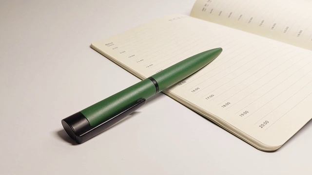 Шариковая ручка Ellipse 40311/15 зеленая смотреть онлайн