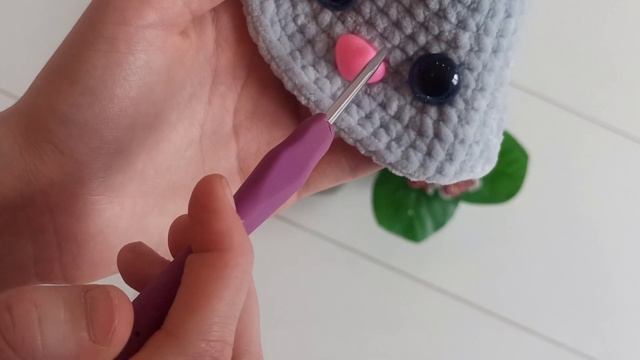 ???КОШЕЧКА Микки крючком,из ПЛЮШЕВОЙ пряжи|часть 2|подробный МАСТЕР-КЛАСС|вяжем голову. смотреть онлайн