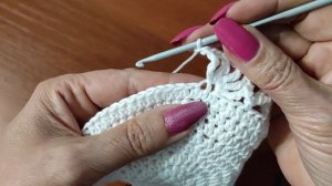 Летняя шапочка крючком очень красивым узором. Шапочка для начинающих.