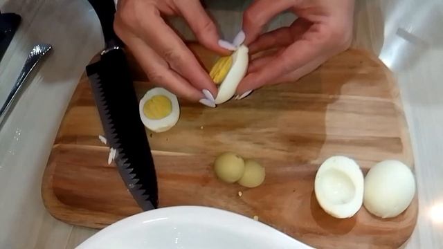 ЯЙЦА ФАРШИРОВАННЫЕ .ПЯТИМИНУТНАЯ ЗАКУСКА И НА ПРАЗДНИК И НА КАЖДЫЙ ДЕНЬ. смотреть онлайн