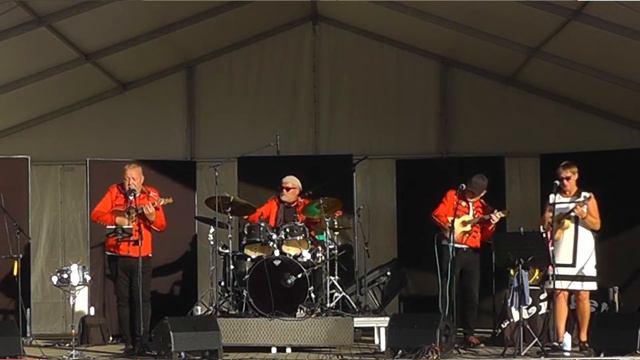 Trellebelle Ukulele Orchestra - Parken 20180805 смотреть онлайн