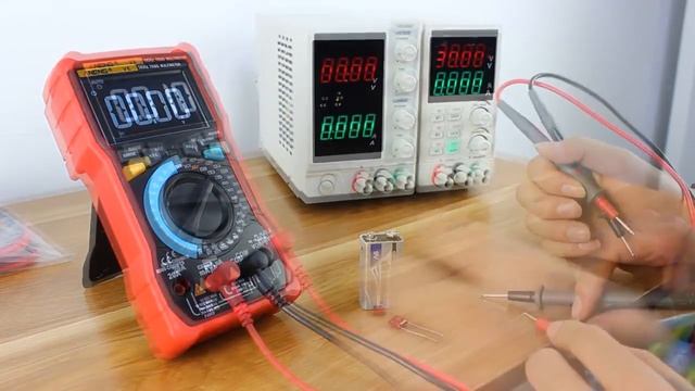 ANENG V8 Digital Multimeter Profesional 8000 Counts True RMS Transistor Tester смотреть онлайн