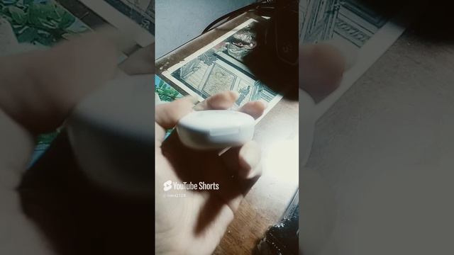 Нацшники Редки 4 украсила наклейкой💚🧡❤Redki 4 Headphones Decorated With A Sticker