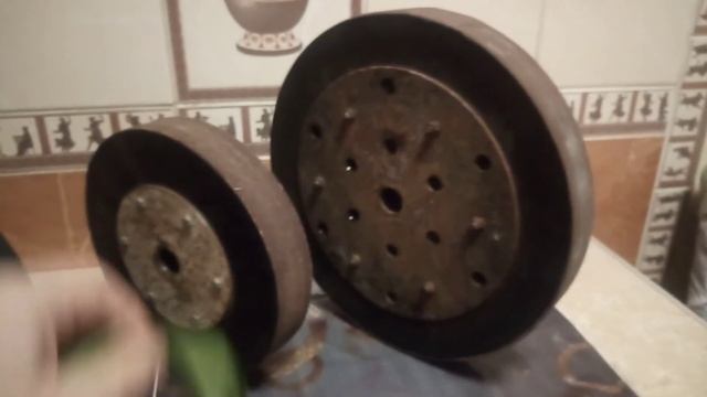 Резиновые колеса- барабаны для абразивной обработки при изготовлении ножа. смотреть онлайн
