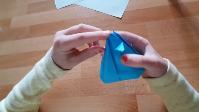 оригами ТЮЛЬПАН из бумаги, цветы оригами, подарок маме или бабушке смотреть онлайн