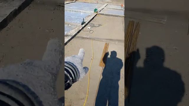 Полы по грунту. Несколько вариантов. делаем бетонную подушку, укладываем изоляцию, чистовая стяжка смотреть онлайн