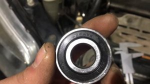 Замена подшипника ролика автоматического натяжителя приводного ремня,  Mitsubishi 4G69 ,64 ,63