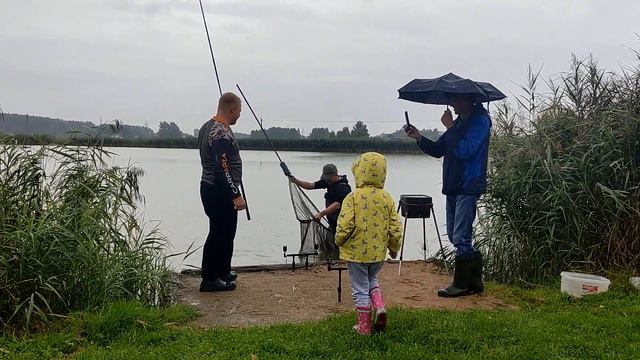 Рыбалка с #Flatfeeder на оз. Петревичи. BIGFISH 12 кг.