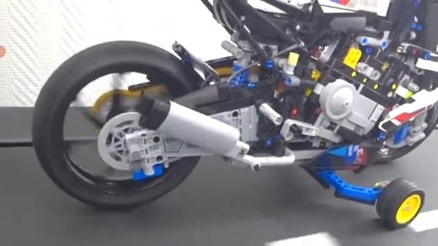 BMW M 1000 RR VS Treadmill. Lego Technic 42130 Crash Test And Speed 20km/h????❤