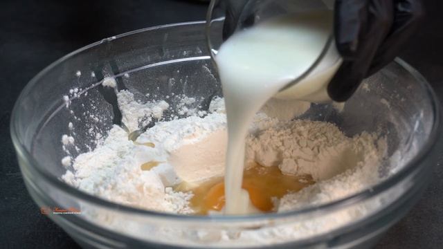 Сосиски в тесте за 20 минут! Самое вкусное бездрожжевое тесто для сосисок! смотреть онлайн