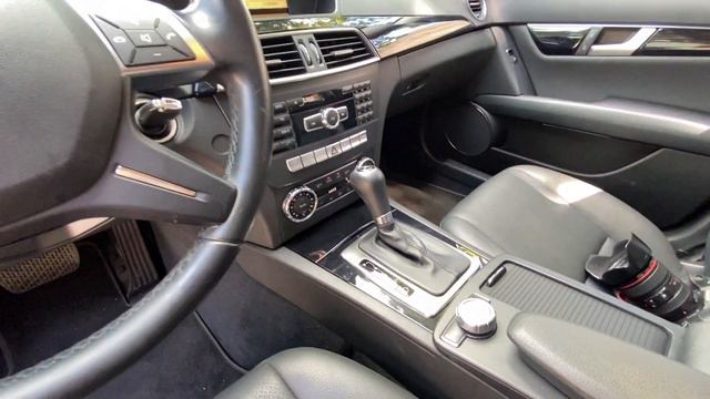 Mercedes-Benz C180 Sport CGi 2012. Carro bom, executivo, potente e econômico! смотреть онлайн