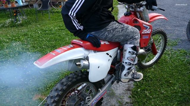 Honda CR250R -89 Coldstart смотреть онлайн