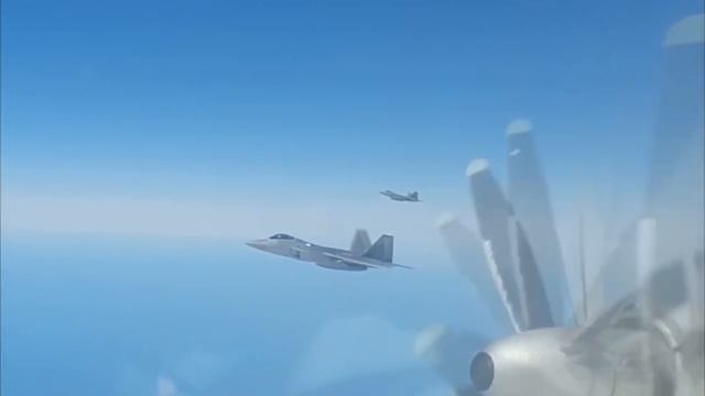 F-22 Raptor Fighter Jets Intercept Russian TU-95 "Bear" Bombers Near Alaska смотреть онлайн