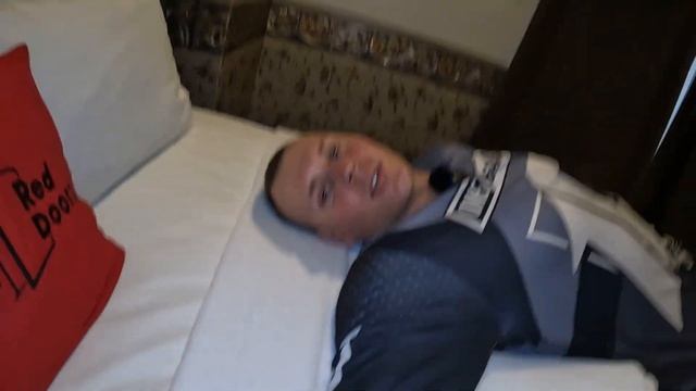 We Went To The Wrong Port And They Wanted To Charge Us 4000 PHP For A Ferry Ride?? смотреть онлайн