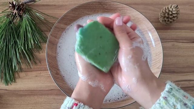 ХВОЙНОЕ МЫЛО РУЧНОЙ РАБОТЫ ? МЫЛЕНИЕ ? Аромат хвои насыщенный, прекрасный смотреть онлайн