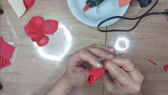 DIY Kolay ve pratik gerçeğe yakın gül yapımı смотреть онлайн
