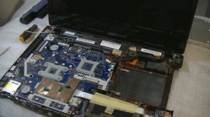 Перегрев ноутбука! Разборка Acer Aspire 5750, чистка и замена термопасты.