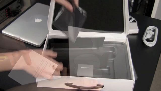 2011 15" Macbook Pro Unboxing (Quad-Core i7 2.2 GHz) смотреть онлайн