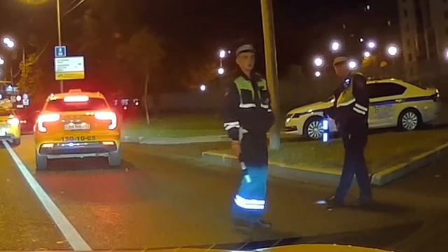 Дважды «уважаемый» таксист: общение с ДПС смотреть онлайн