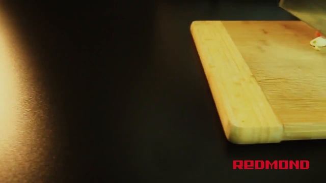 Студень в мультиварке REDMOND RMC M70 смотреть онлайн