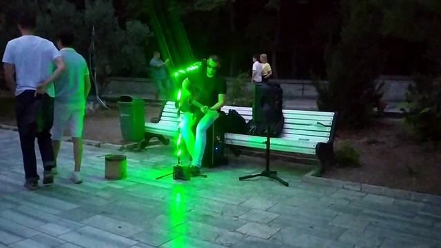 Гурзуф Крым. Уличные местные музыканты. Кино В Цой - Красно желтые дни смотреть онлайн
