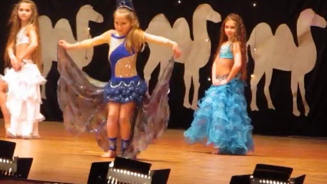 Дети танцуют Восточные танцы / Children dance Eastern dances смотреть онлайн