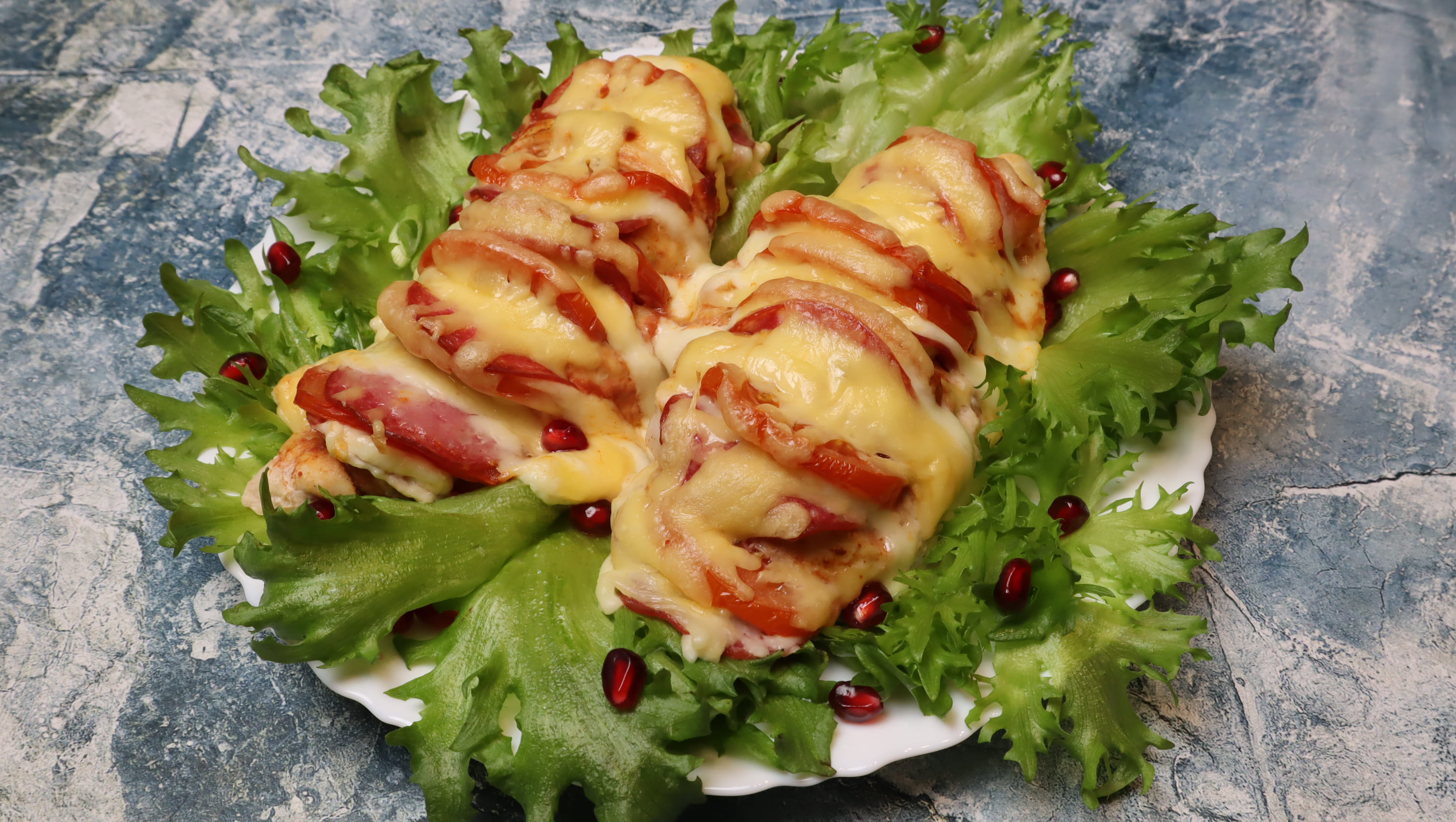 Рецепт - Сочная Курочка с салями и моцареллой смотреть онлайн