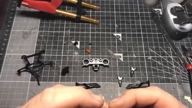Tamiya 1/6 Honda CRF1000L Africa Twin (#16042): Part 7 The Front