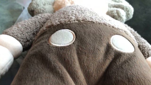 KAWS Holiday HONG KONG COMPANION Plush brown unboxing and closeup смотреть онлайн