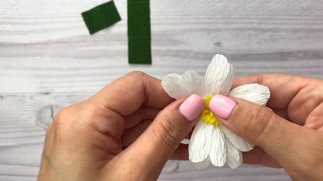 Ромашка из гофрированной бумаги / Chamomile DIY / How to make chamomile смотреть онлайн