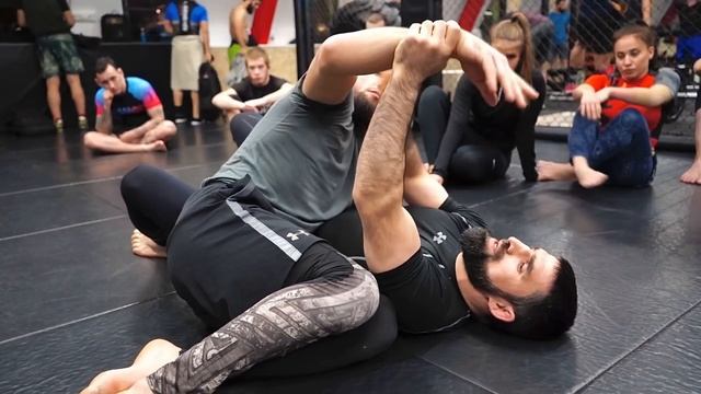 Saadulaev Roll / выход на удушающий приём «анаконда» через свип из позиции снизу сайд-контроль смотреть онлайн