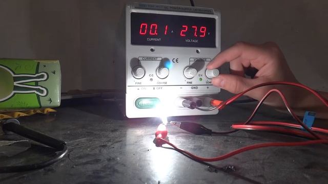 Подать на лампочку (12V) напряжение в 30V. смотреть онлайн