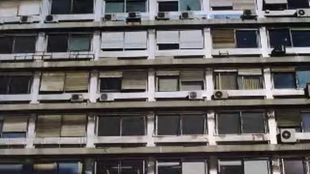 Pete Lallis POLIKATIKIES.wmv смотреть онлайн