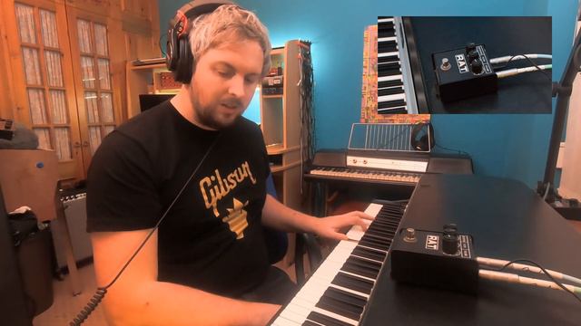 Pro Co Rat on a Fender Rhodes!! - Distortion FX Pedal смотреть онлайн
