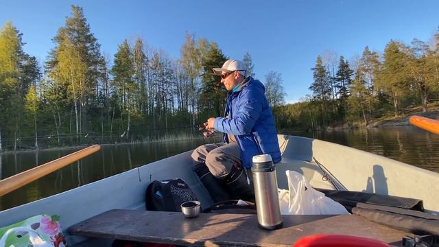 Душевная рыбалка | Ловля в заброс | Встреча с нерпой смотреть онлайн