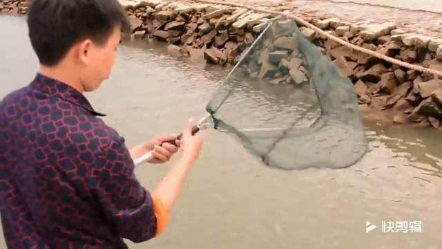 Складной телескопический подсачок.