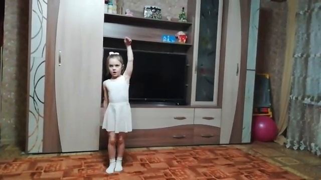 Елена, г.Мичуринск: музыкальная игра "Дождик пошел" смотреть онлайн