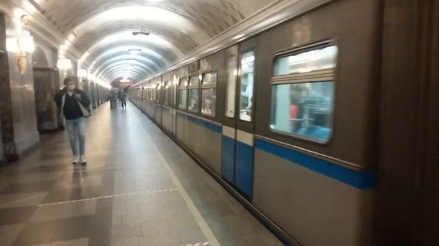 81-740/741.1 Русич На станции Курская смотреть онлайн