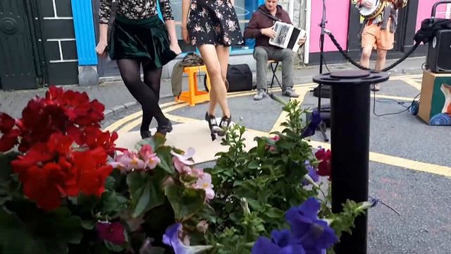 Los Paddies in Ennis Ireland. смотреть онлайн