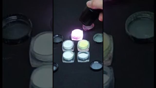 Пигмент люминесцентный втирка для дизайна ногтей, Декор для маникюра, Светящийся пигмент 5 цв. смотреть онлайн