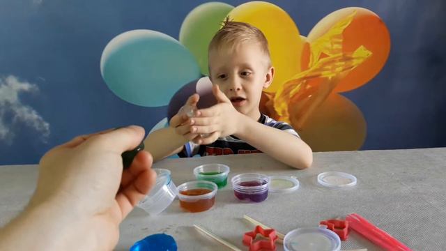 ПРОЗРАЧНЫЙ ПЛАСТИЛИН !!! НОВИНКА ! ИГРАЕМ С ПРОЗРАЧНЫМ ПЛАСТИЛИНОМ ! смотреть онлайн