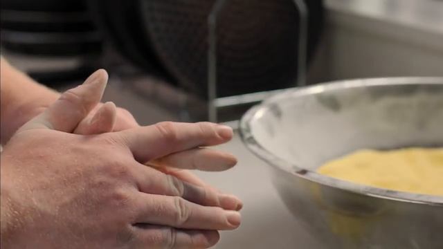 Domino’s Pizza School Dough смотреть онлайн