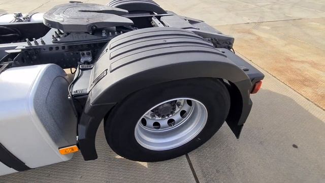 Грузовой-тягач седельный VOLVO FH500XXL- новый