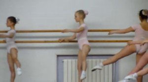 Балерины танцуют