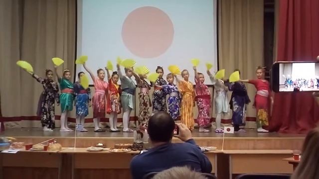 Фестиваль "дружба народов" 2 В школа 1432 смотреть онлайн