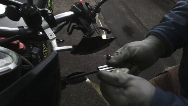 Как смазать тросик сцепления или газа на мотоцикле смотреть онлайн