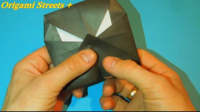 Как сделать маску Чёрной Пантеры. Оригами маска (Origami Streets). смотреть онлайн