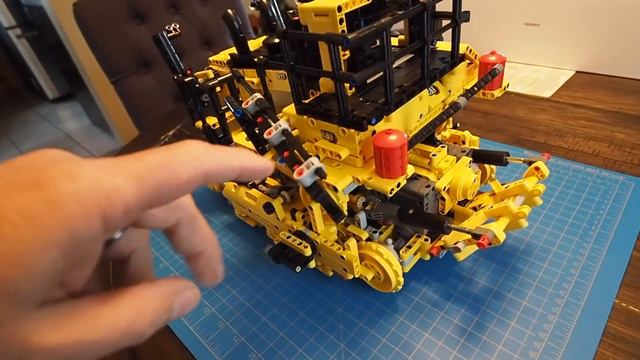 LEGO CAT D11 PIII смотреть онлайн