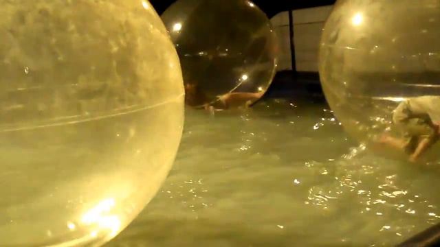 James and Ben having fun in the water zorbs in Shanklin смотреть онлайн